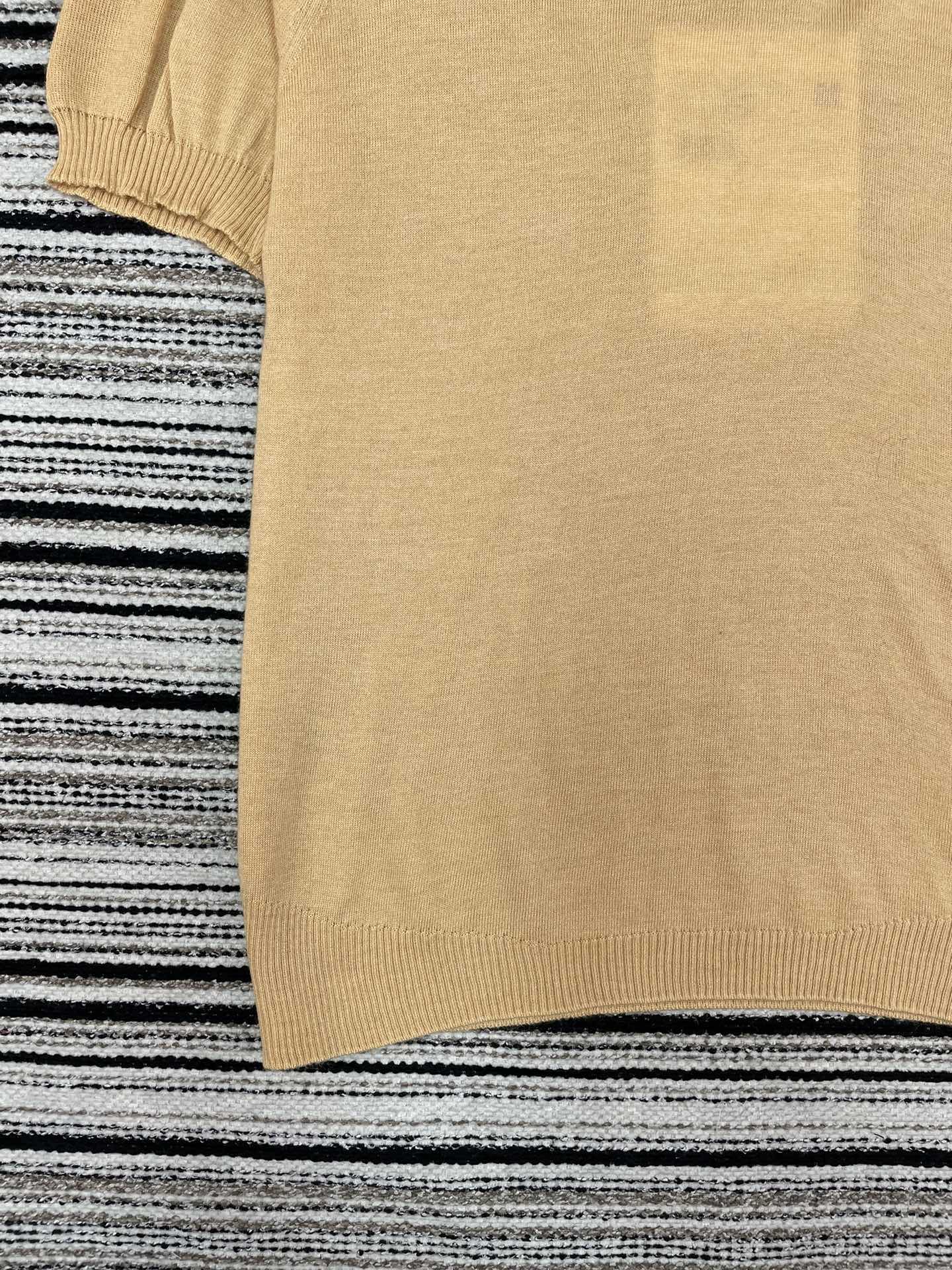 CHANEL 26S SHORT-SLEEVE KNIT TOP 896