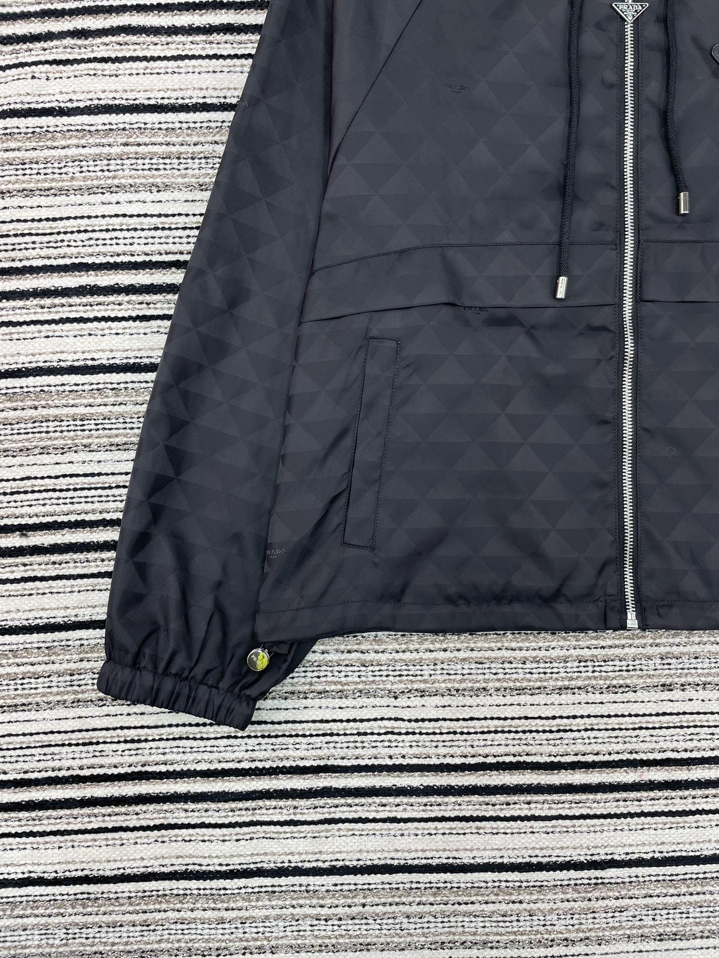PRADA 26S JACKET 783
