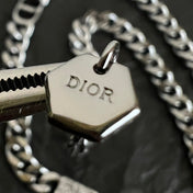 CD 26S CD LOGO PLAQUE CHAIN NECKLACE IN SILVER TONE METAL 630890