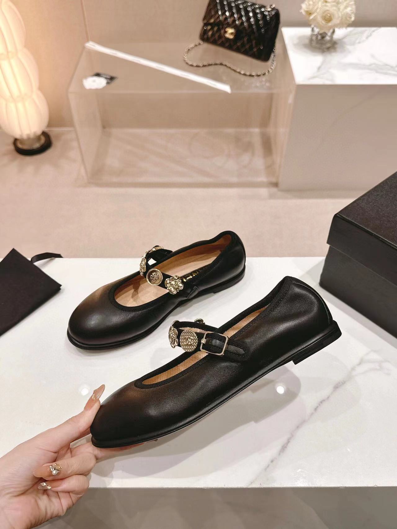 MARY JANE BLACK LAMBSKIN 24