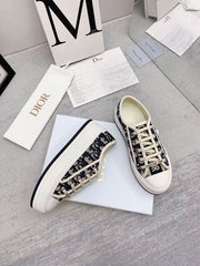 WALKN 45 BEIGE BLUE OBLIQUE EMBROI-DERY CANVAS