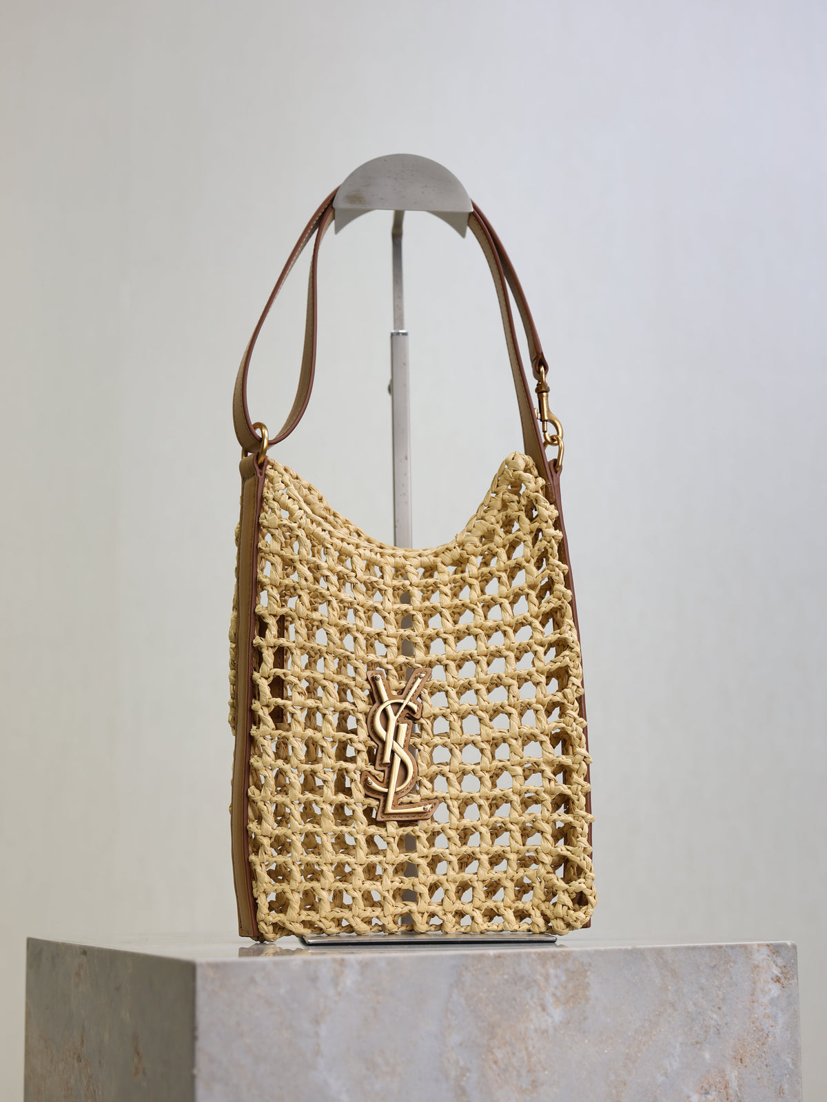 OXALIS 25  IN RAFFIA CROCHET AND LEATHER VINTAGE BROWN