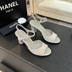 CC SUEDE KIDSKIN SANDAL IMITATION PEARLS GREY