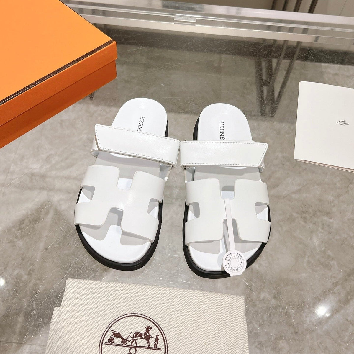 CHYPRE SANDAL IN WHITE CALFSKIN 540978