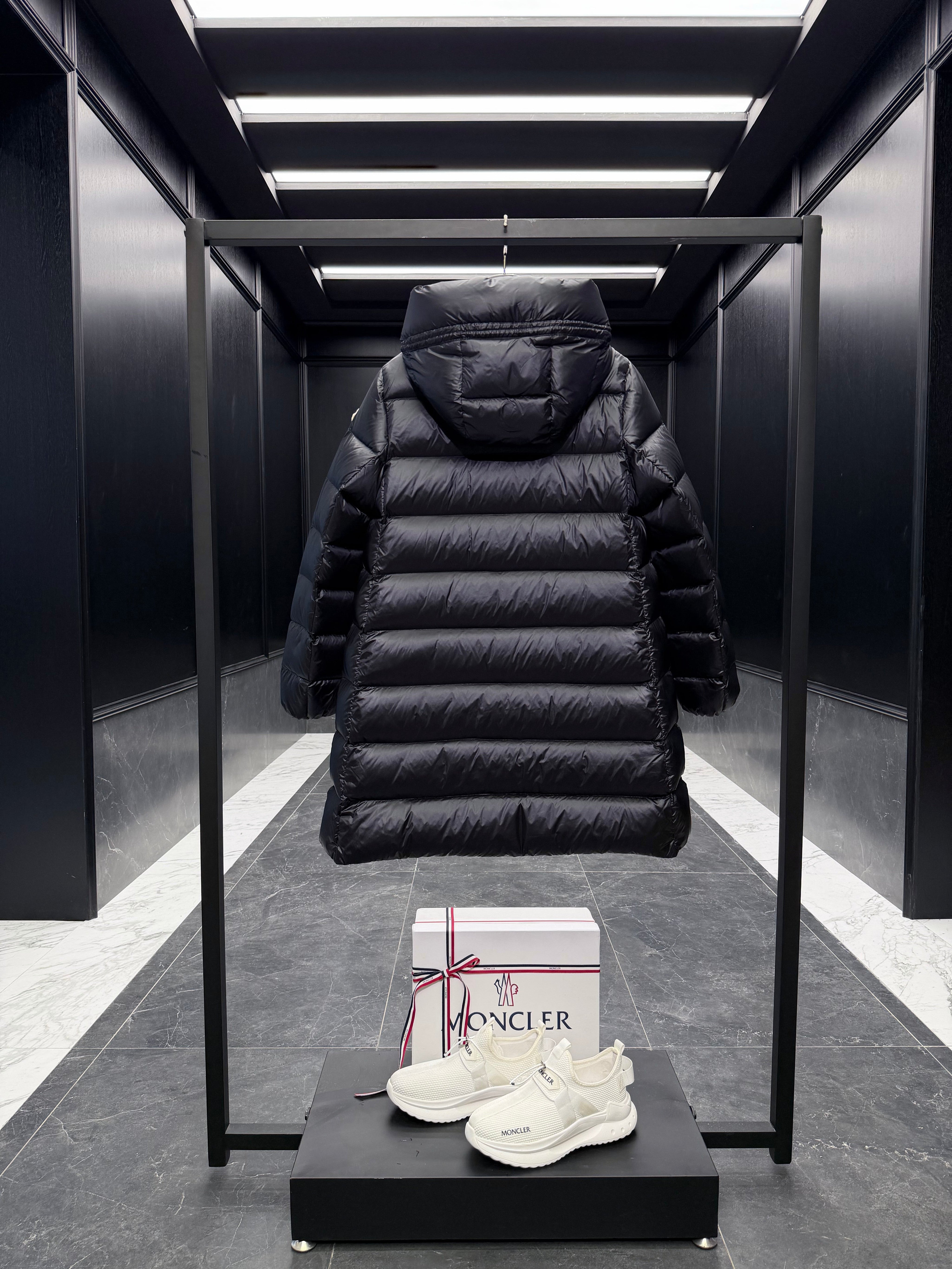 MONCLER LONG COAT 223257