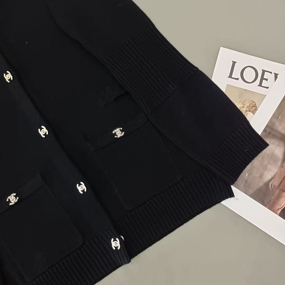 Chanel Black Cardigan In Wool Mix Velvet