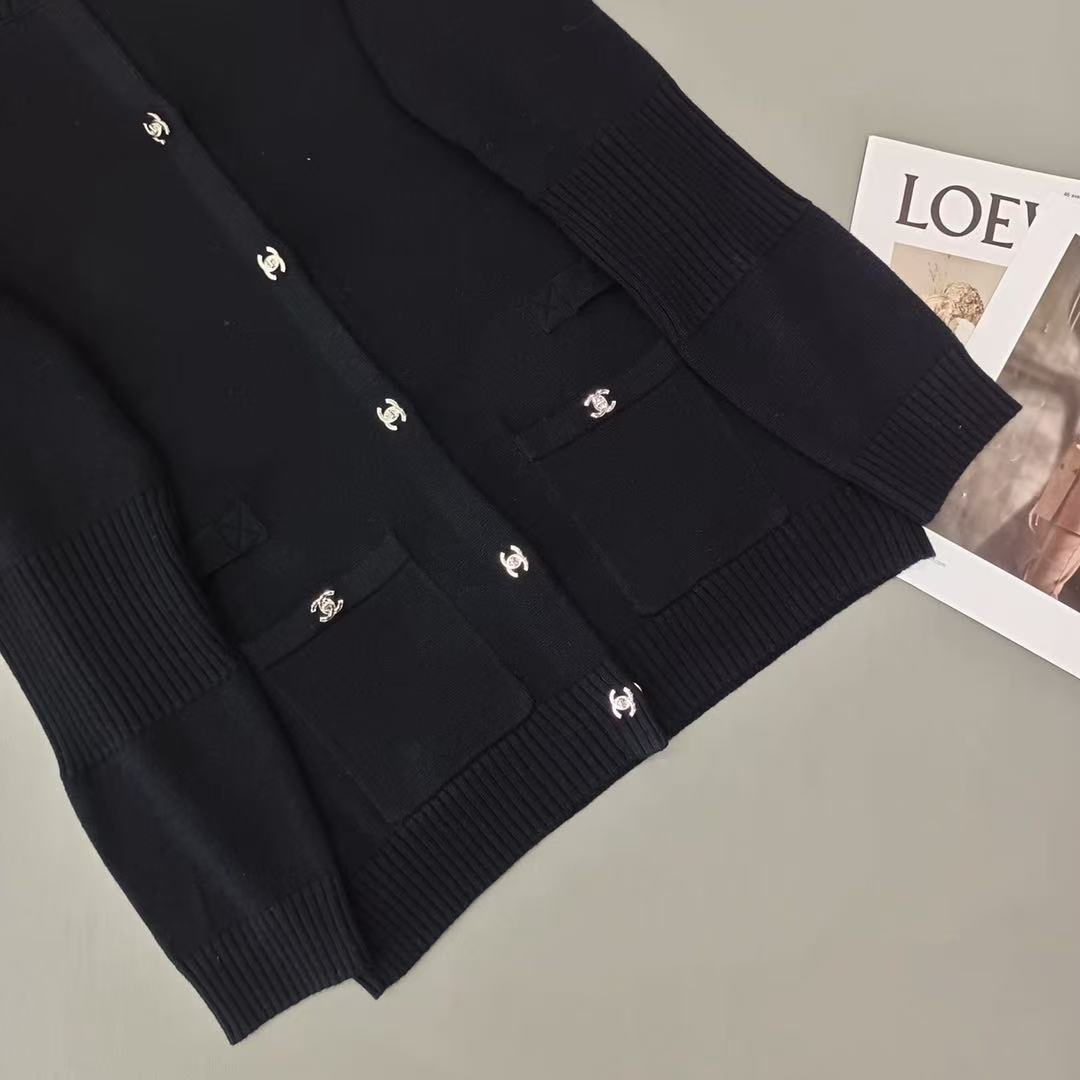 Chanel Black Cardigan In Wool Mix Velvet