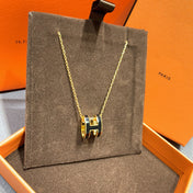 POP H NECKLACE BLACK PENDANT GOLD HARDWARE