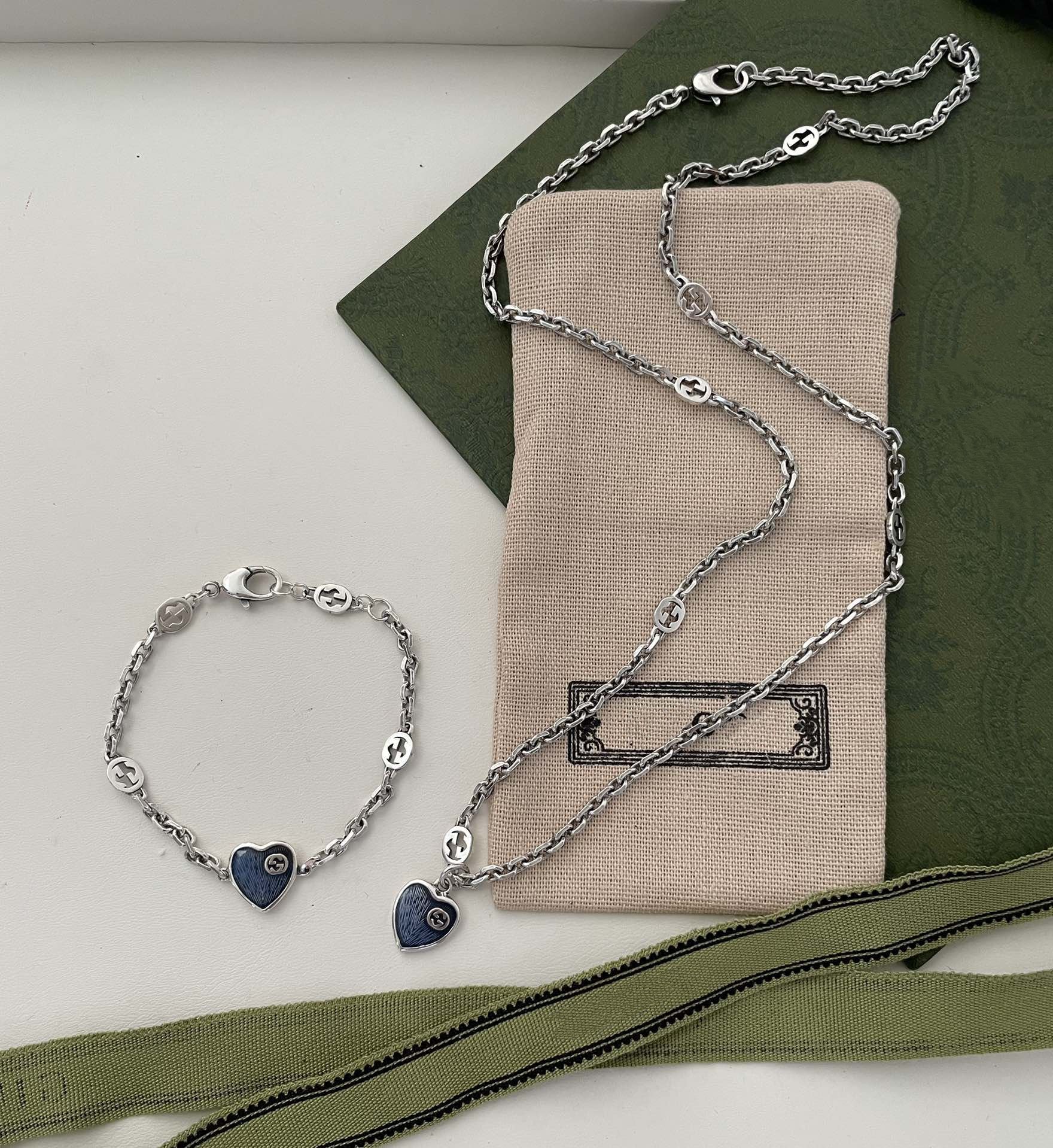 GG HEARTS STERLING SILVER BLUE ENAMEL PENDANT NECKLACE