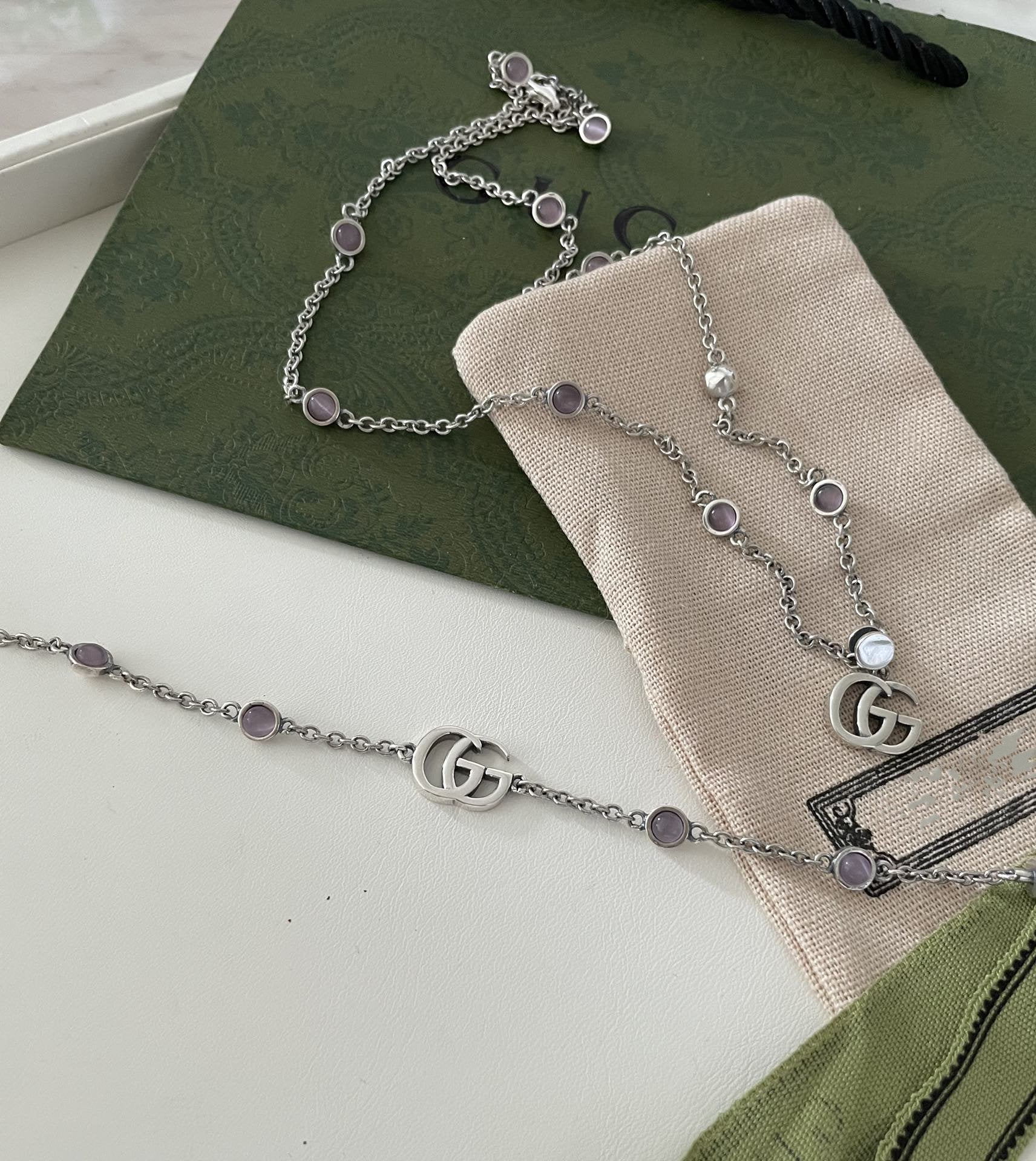 GG DOUBLE G MOTHER-OF-PEARL NECKLACE