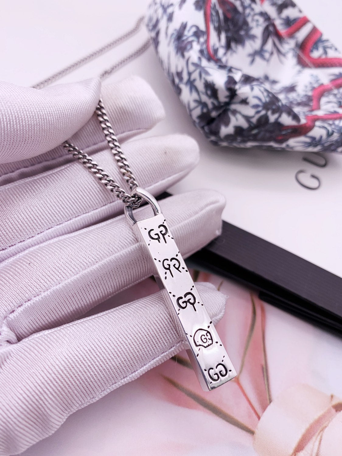 GG STERLING SILVER GHOST BAR PENDANT