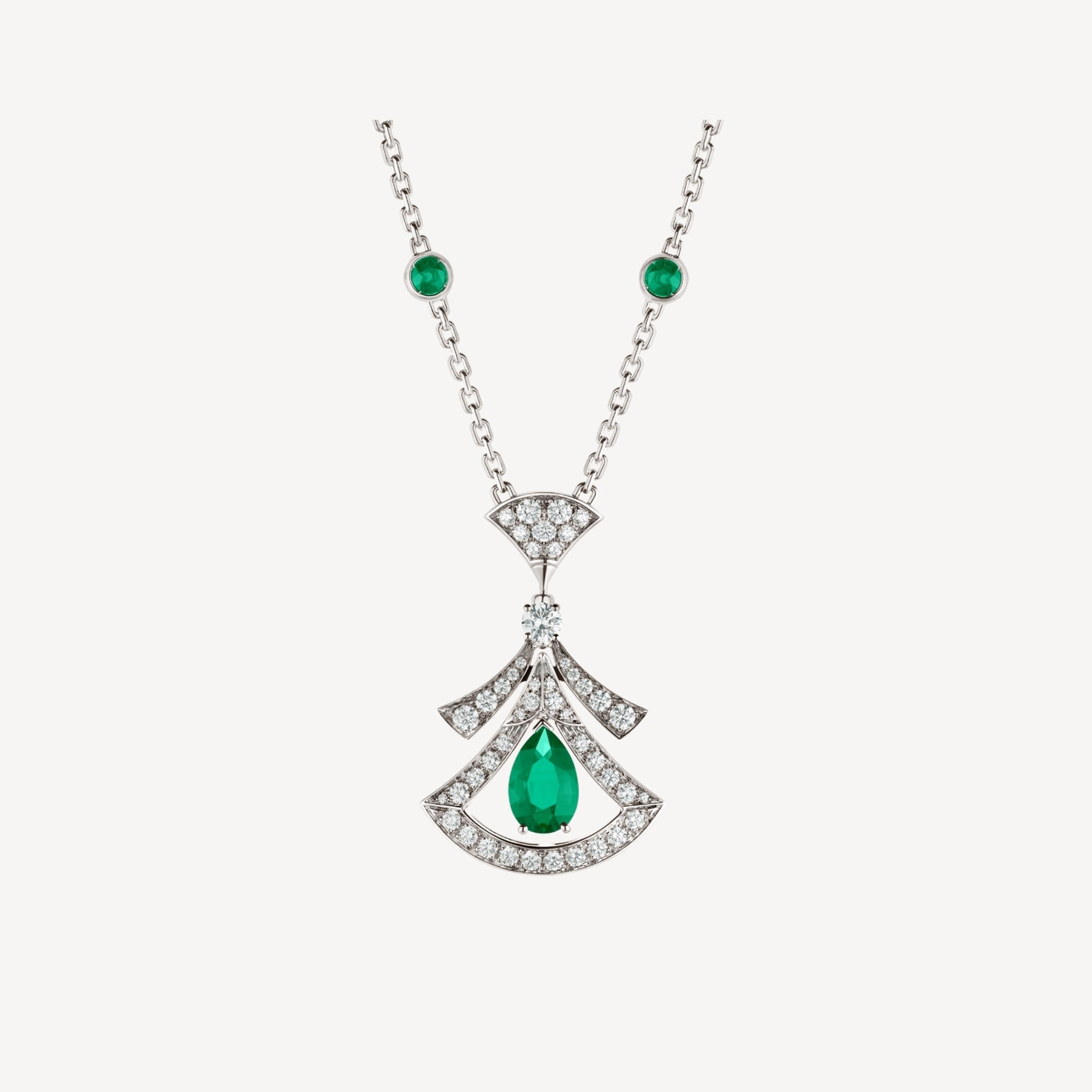 bulgari-divas-dream-necklace-white-gold-set-emeralds-and-diamonds-ref-356955_16efdb2d-44fd-4662-8443-88ae17d0be3f.jpg