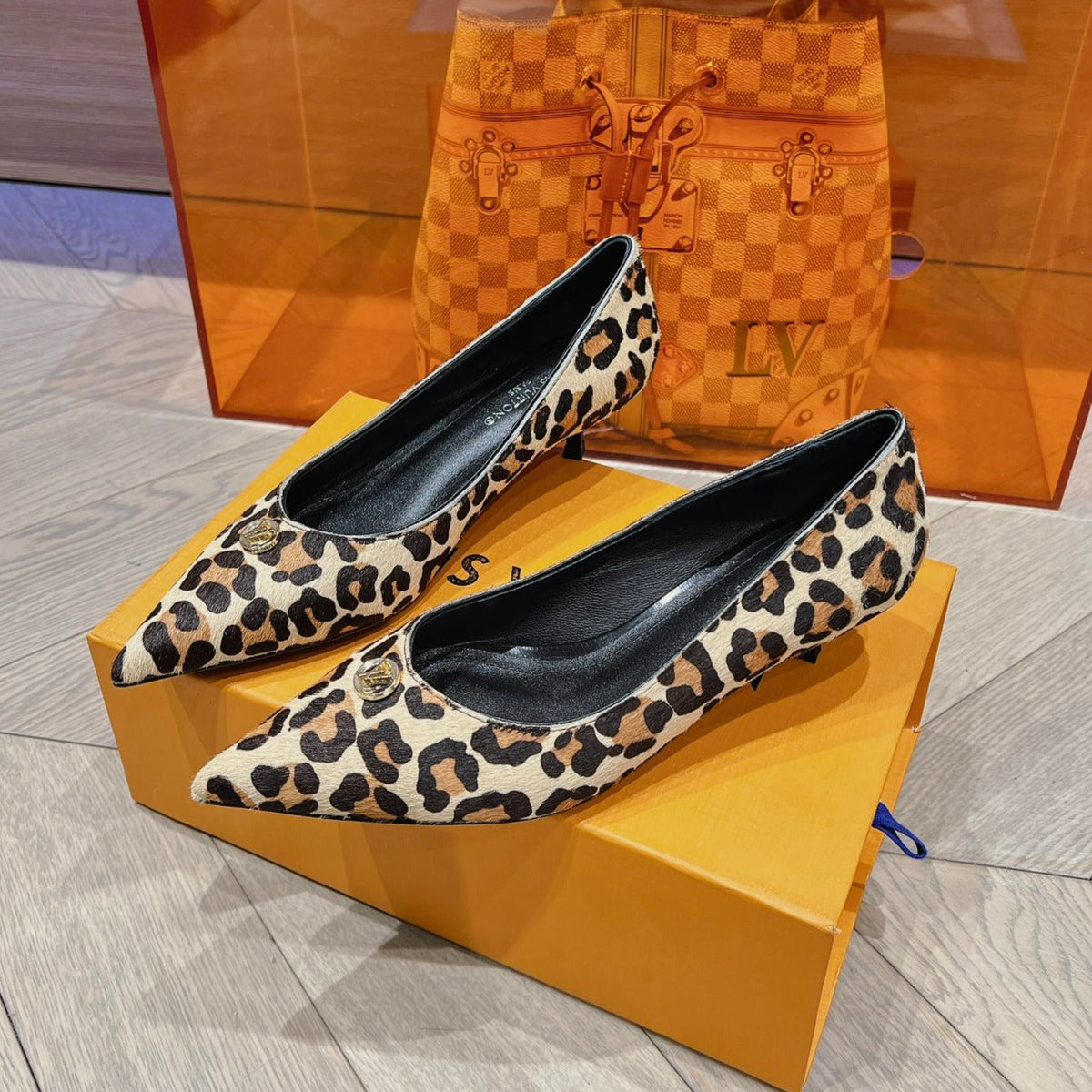 LV SINGLE LOW HEEL PUMP YELLOW LEOPARD