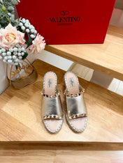 LACE-UP WEDGE SANDALS IN SILVER CALFSKIN WITH STUDS