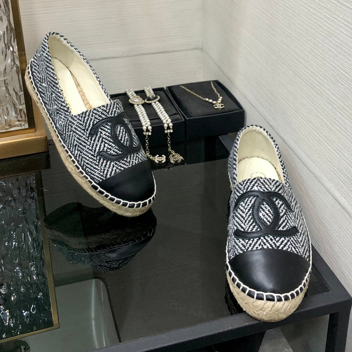 ESPADRILLE BLACK MIX WHITE TWEED FABRIC AND CALFSKIN FLATS 185046