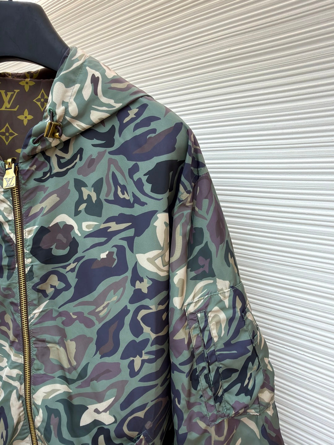 LV 25S HOODED JACKET 0159