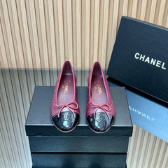 CHANEL 25S BALLET FLATS 20MM IN DEEP PLUM AND BLACK CALFSKIN GLOSSY WITH BOW