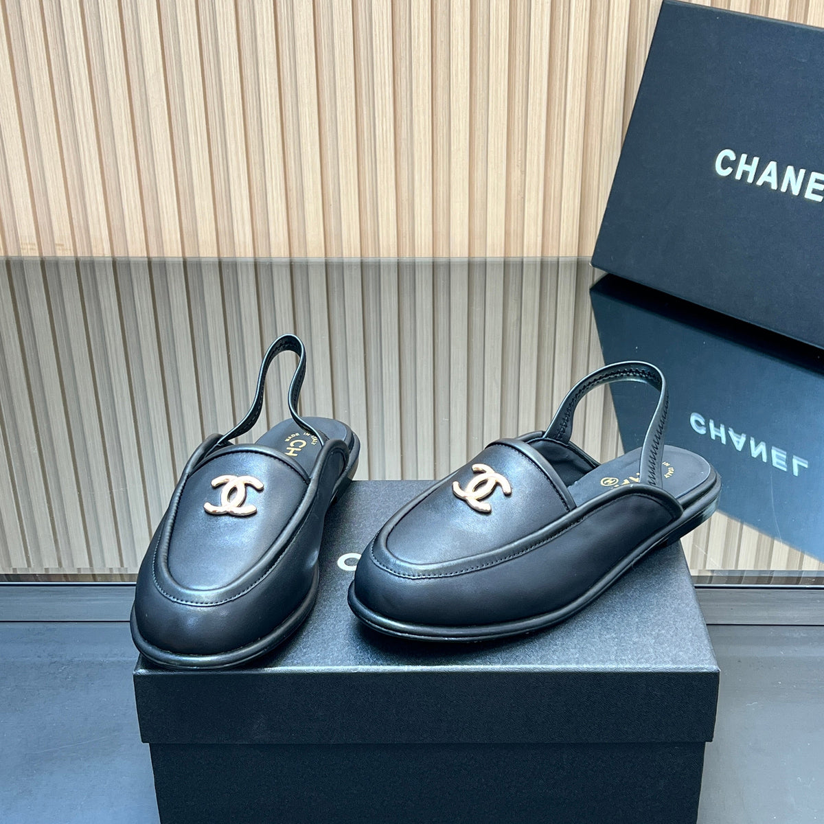 CHANEL 25S BACK STRAP MULE 15MM IN BLACK CALFSKIN GOLD HARDWRE
