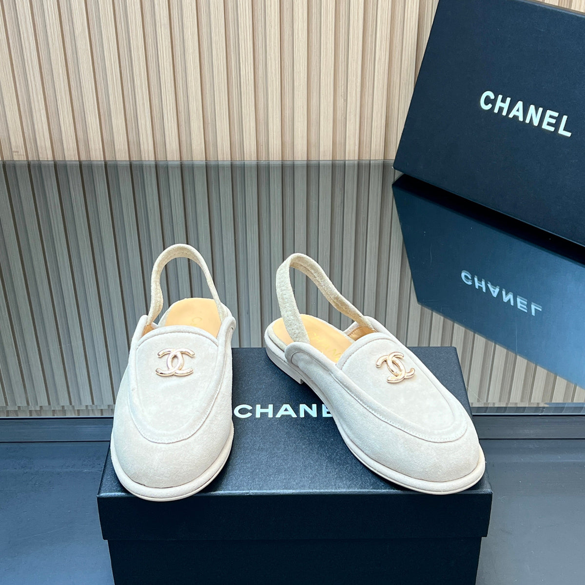 CHANEL 25S BACK STRAP MULE 15MM IN IVORY SUEDE GOLD HARDWRE