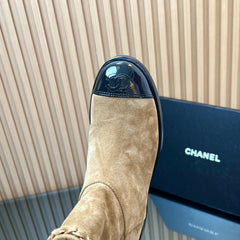 CHANEL 25S SHORT BOOTS WITH CHAIN IN LIGHT BROWN SUEDE