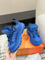 SNEAKER IN COBALT BLUE CALFSKIN AND BREATHABLE MESH 175311