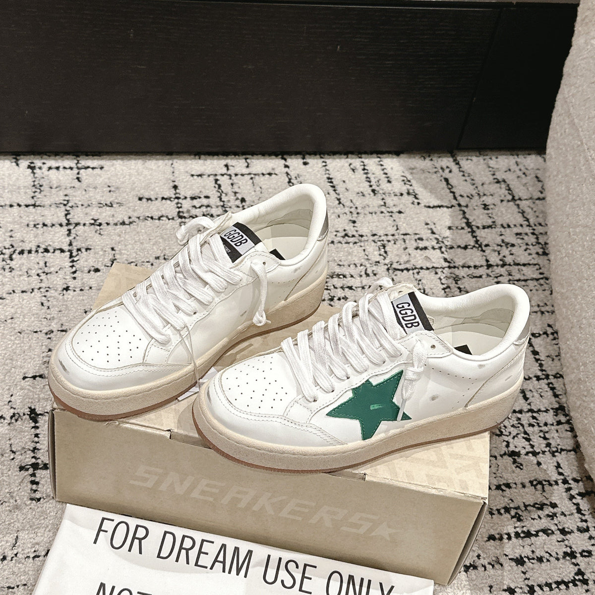 BALL STAR 2 SNEAKERS IN WHITE CALFSKIN GREEN STAR AND SILVER HEEL TAB