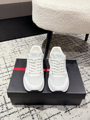 PRADA 25S MEN SNEAKERS LOGO IN WHITE AND MULBERRY NUBUCK AND CANVAS