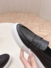 HM 25S SLIP-ON IN BLACK GRAINED LEATHER