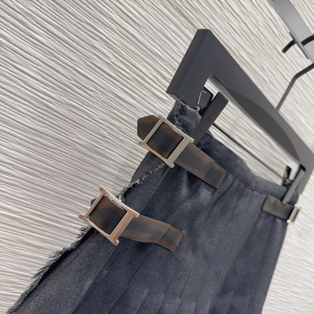 PRADA 26S PLEATED SKIRT 633