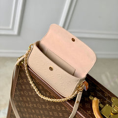WALLET ON CHAIN IVY 23 IN BEIGE MONOGRAM REVERSE CANVAS EMBOSSED LOGO