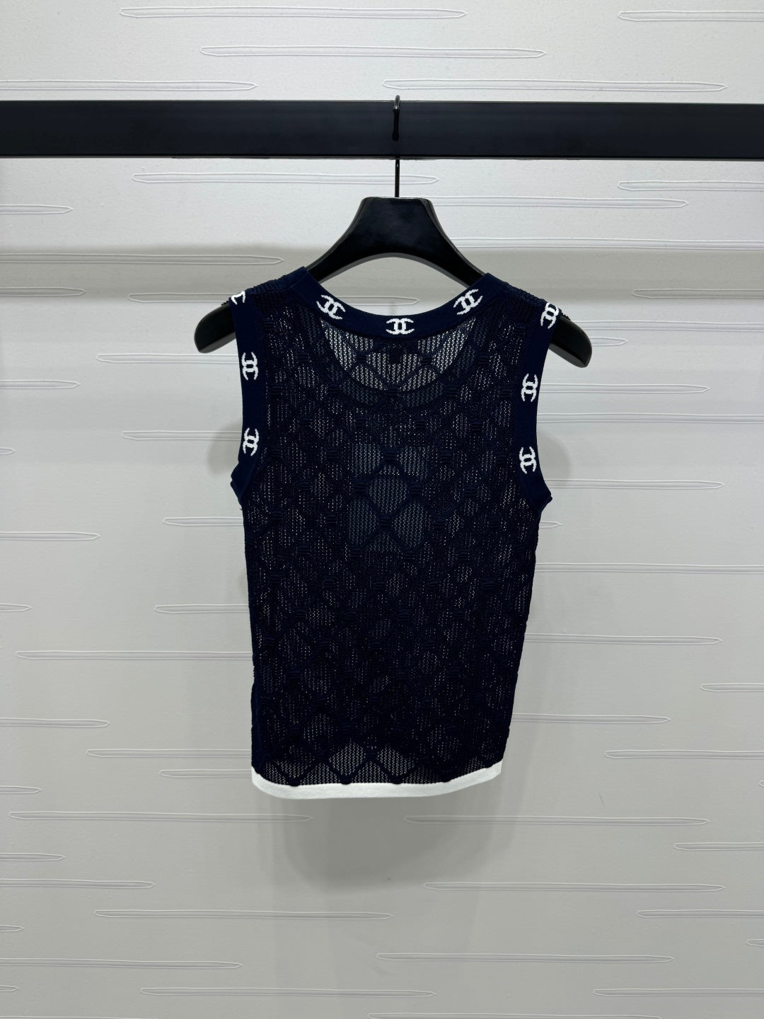 CHANEL SLEEVELESS TOP 264031