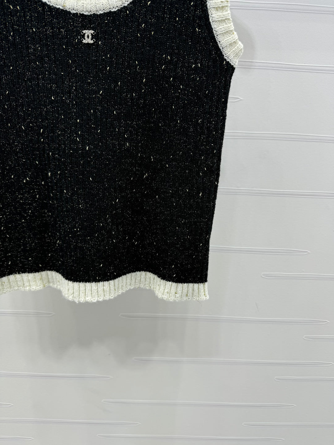 CHANEL ROUND-NECK SEQUIN KNIT VEST 274865