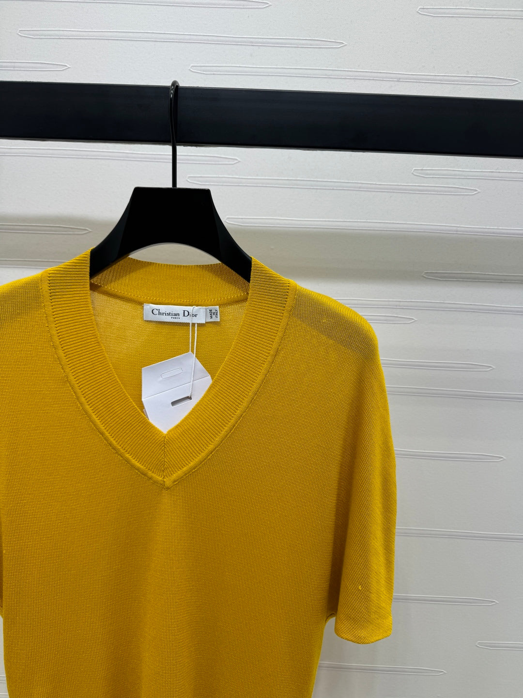 DIOR V-NECK KNITTED SHORT-SLEEVE T-SHIRT YELLOW 274935