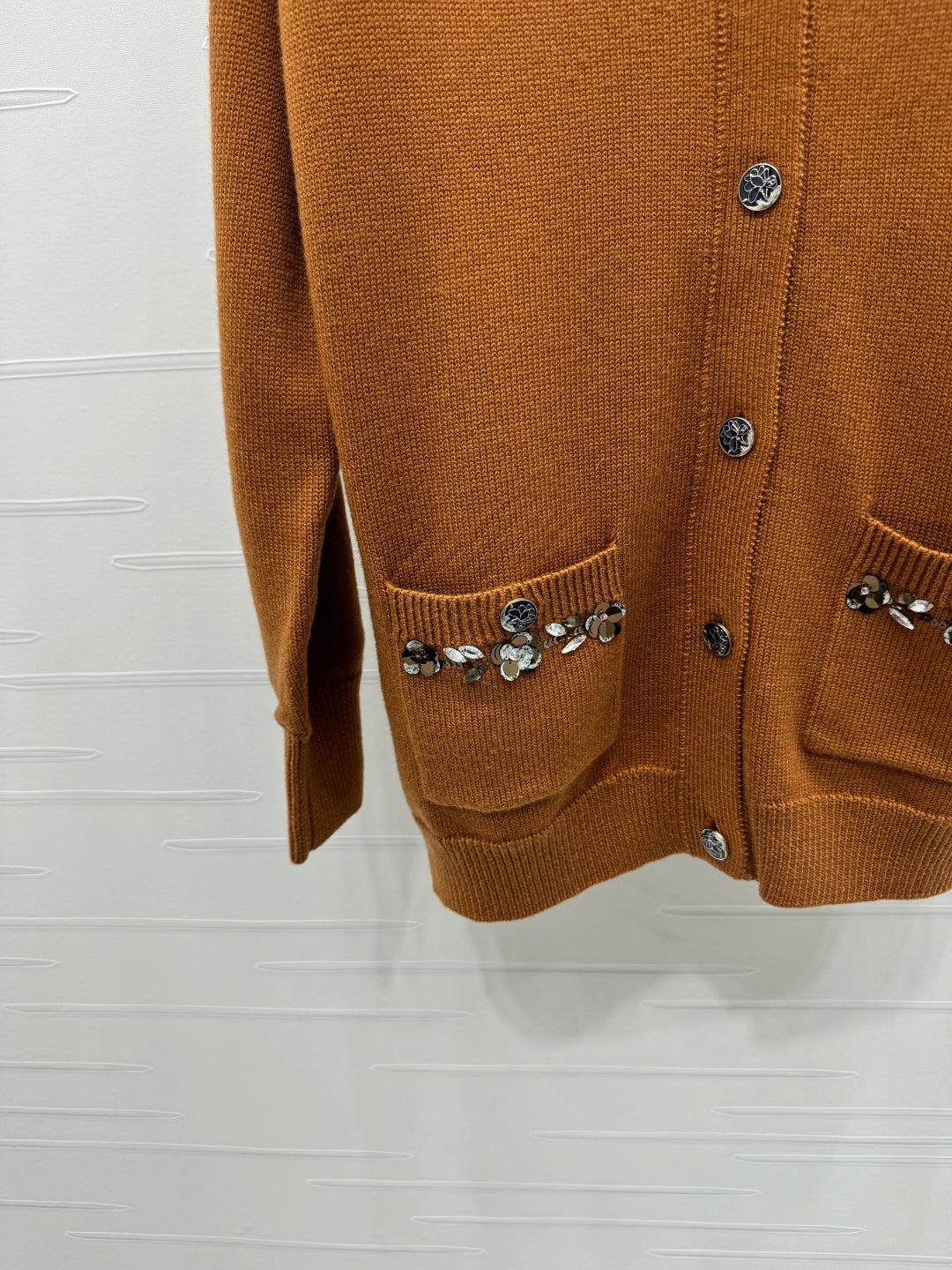 CHANEL HEAVY KNIT CARDIGAN WITH EMBELLISHED FLORAL DETAILS 274877