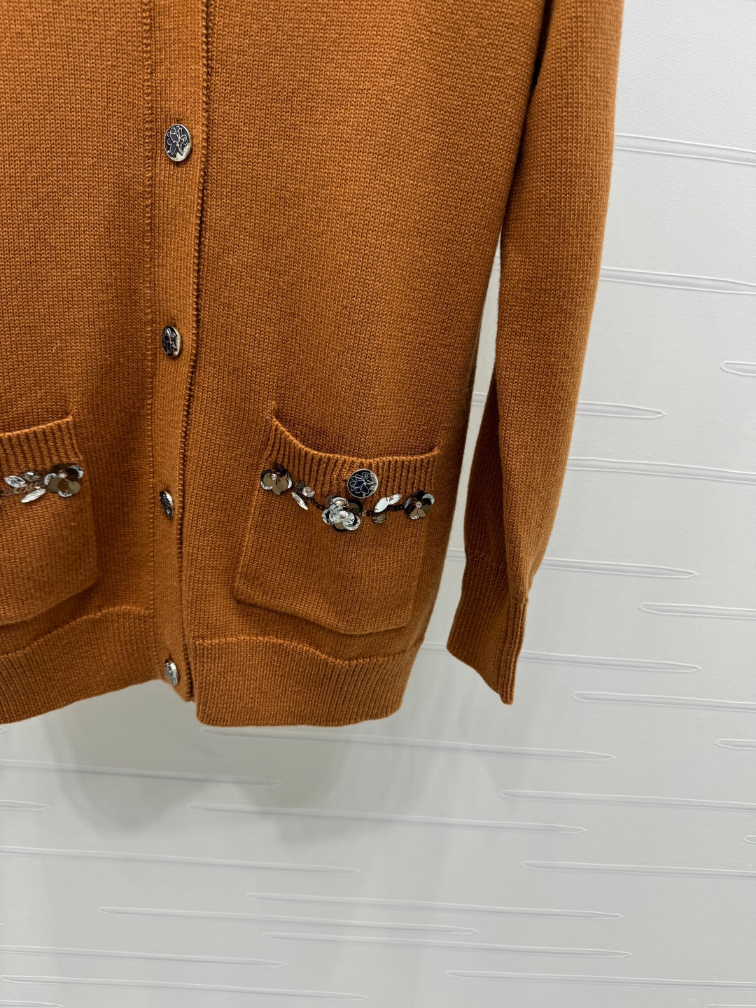 CHANEL HEAVY KNIT CARDIGAN WITH EMBELLISHED FLORAL DETAILS 274877