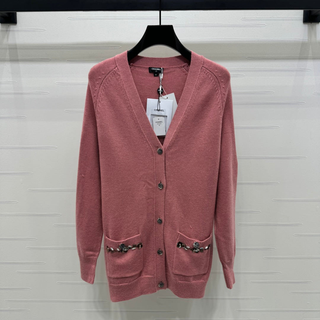 CHANEL HEAVY KNIT CARDIGAN WITH EMBELLISHED FLORAL DETAILS 274876