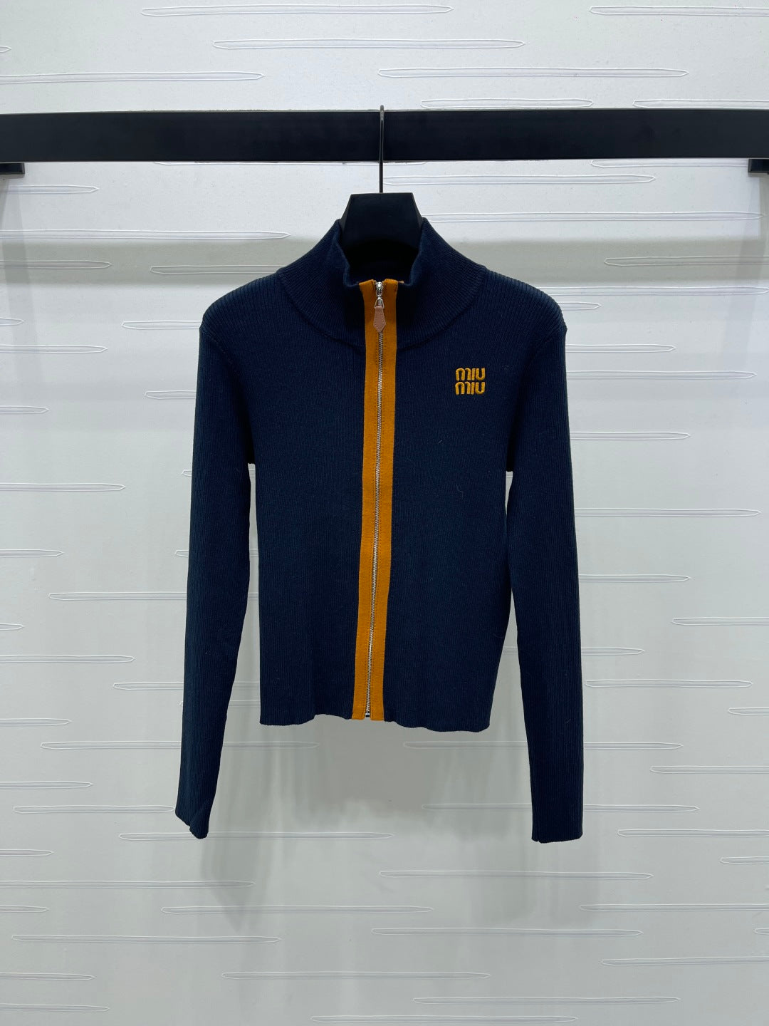 MIUMIU CARDIGAN STYLE 490