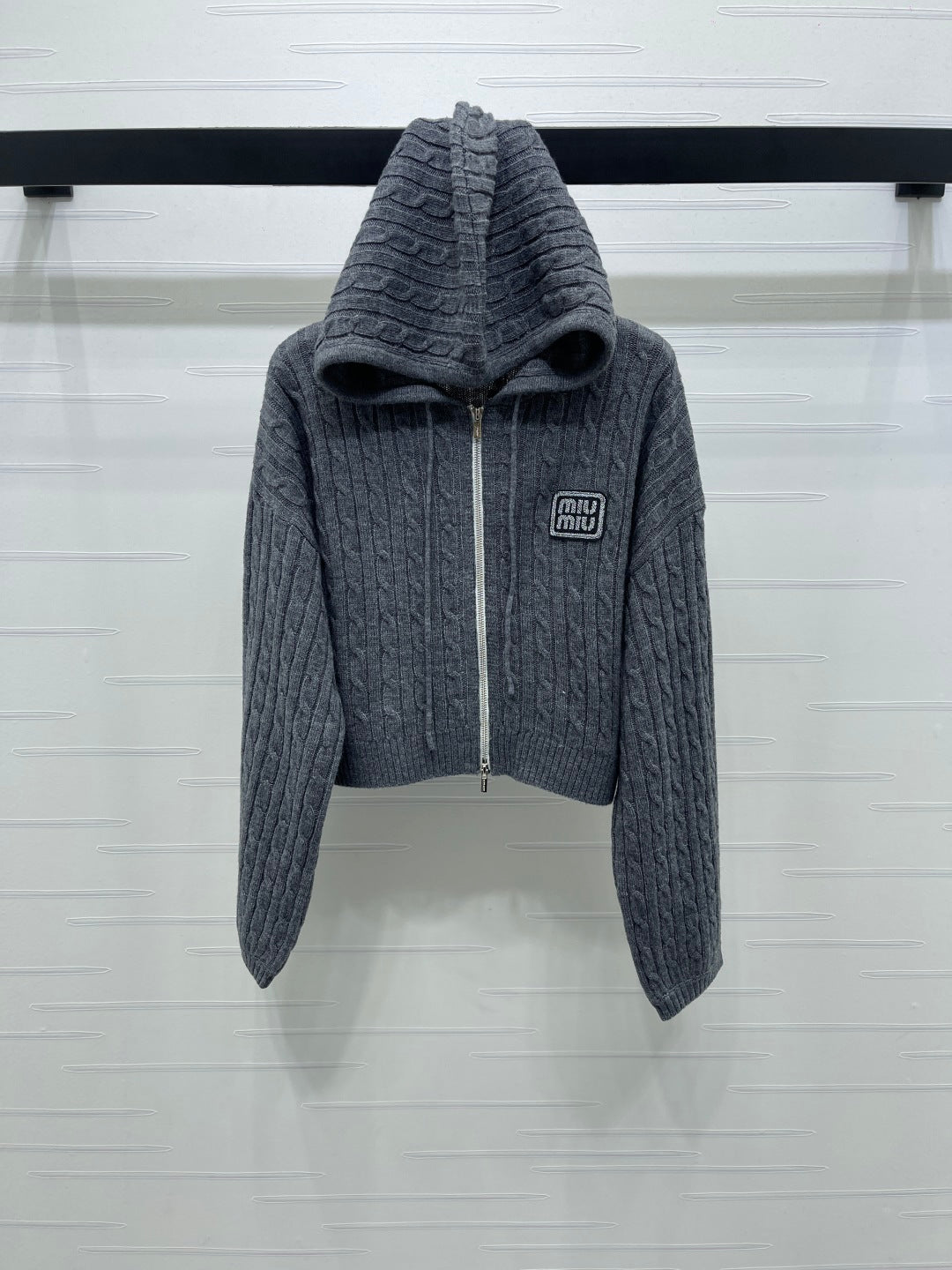 MIUMIU CARDIGAN STYLE 492