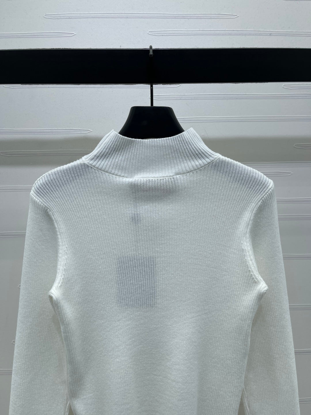 LV 25S LOGO-EMBROIDERED SWEATER 0088
