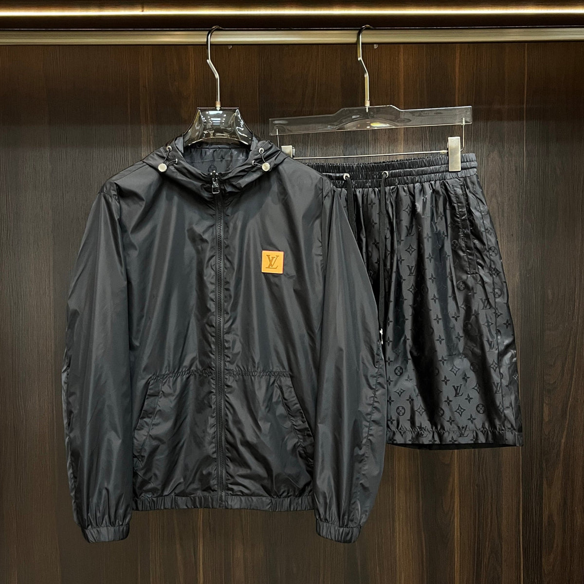 LV SET JACKET AND PANTS BLACK 239591