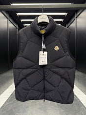 MONCLER 25S SLEEVELESS JACKET 479