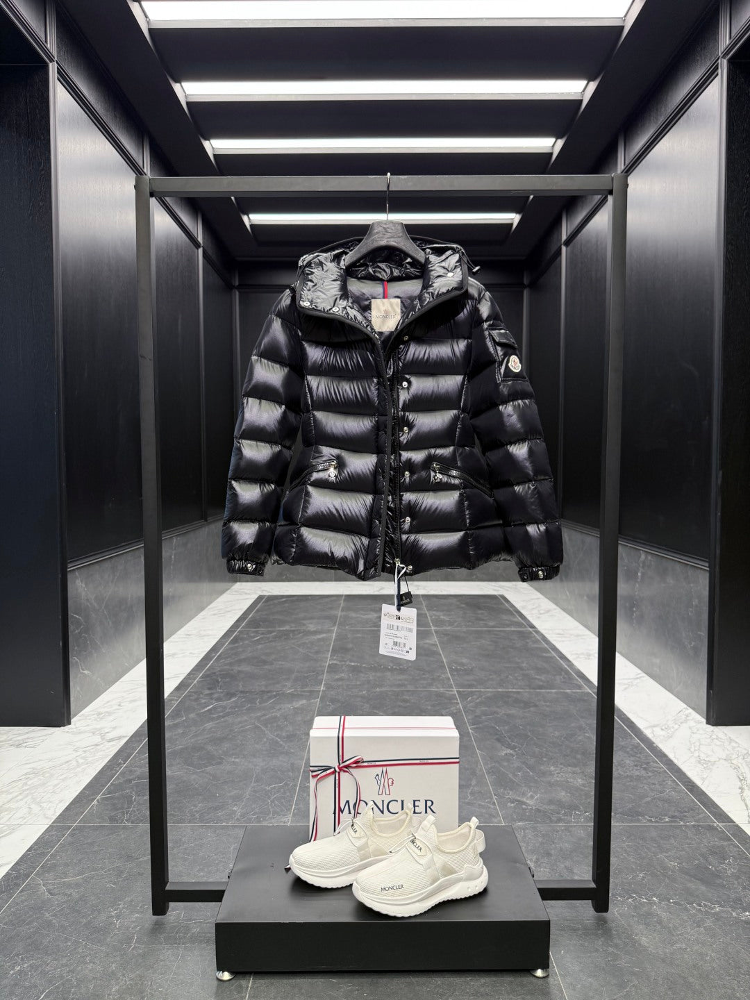 MONCLER 25S JACKET IN BLACK 016