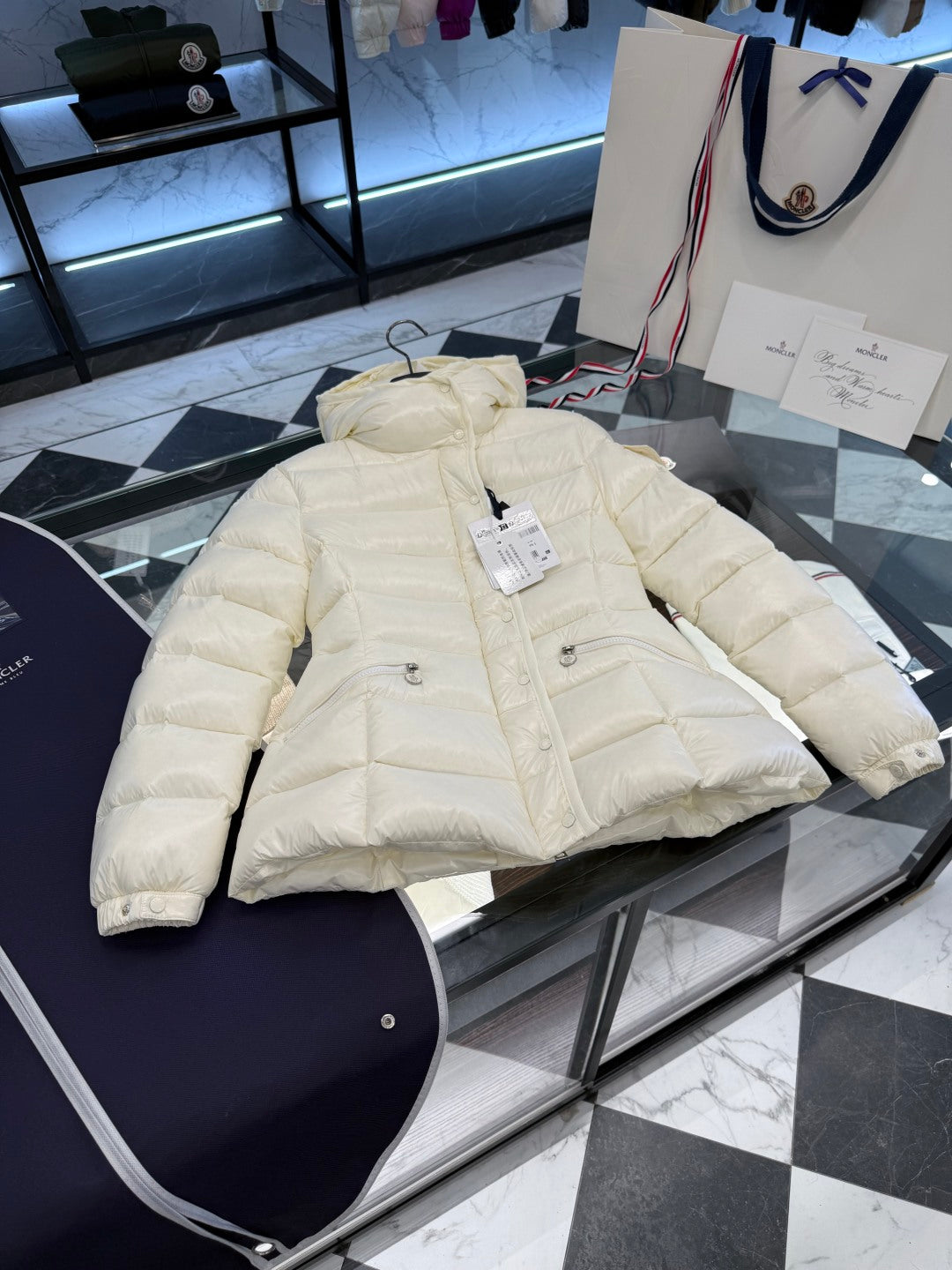 MONCLER 25S JACKET IN WHITE 014
