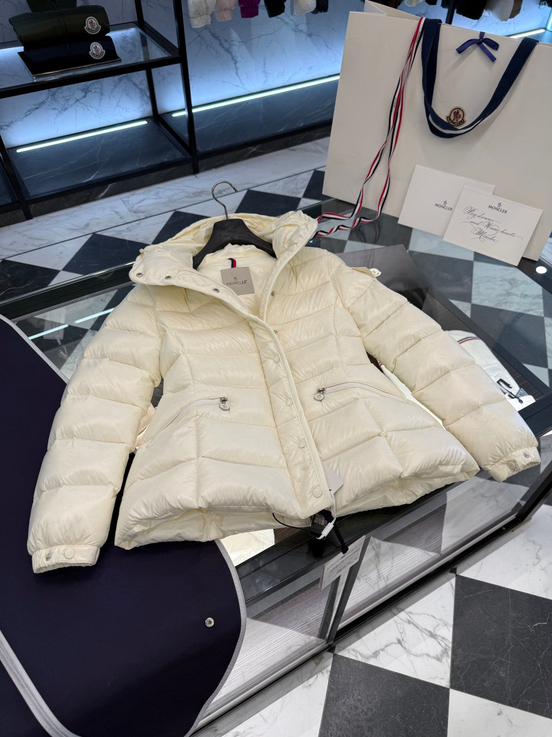 MONCLER 25S JACKET IN WHITE 014