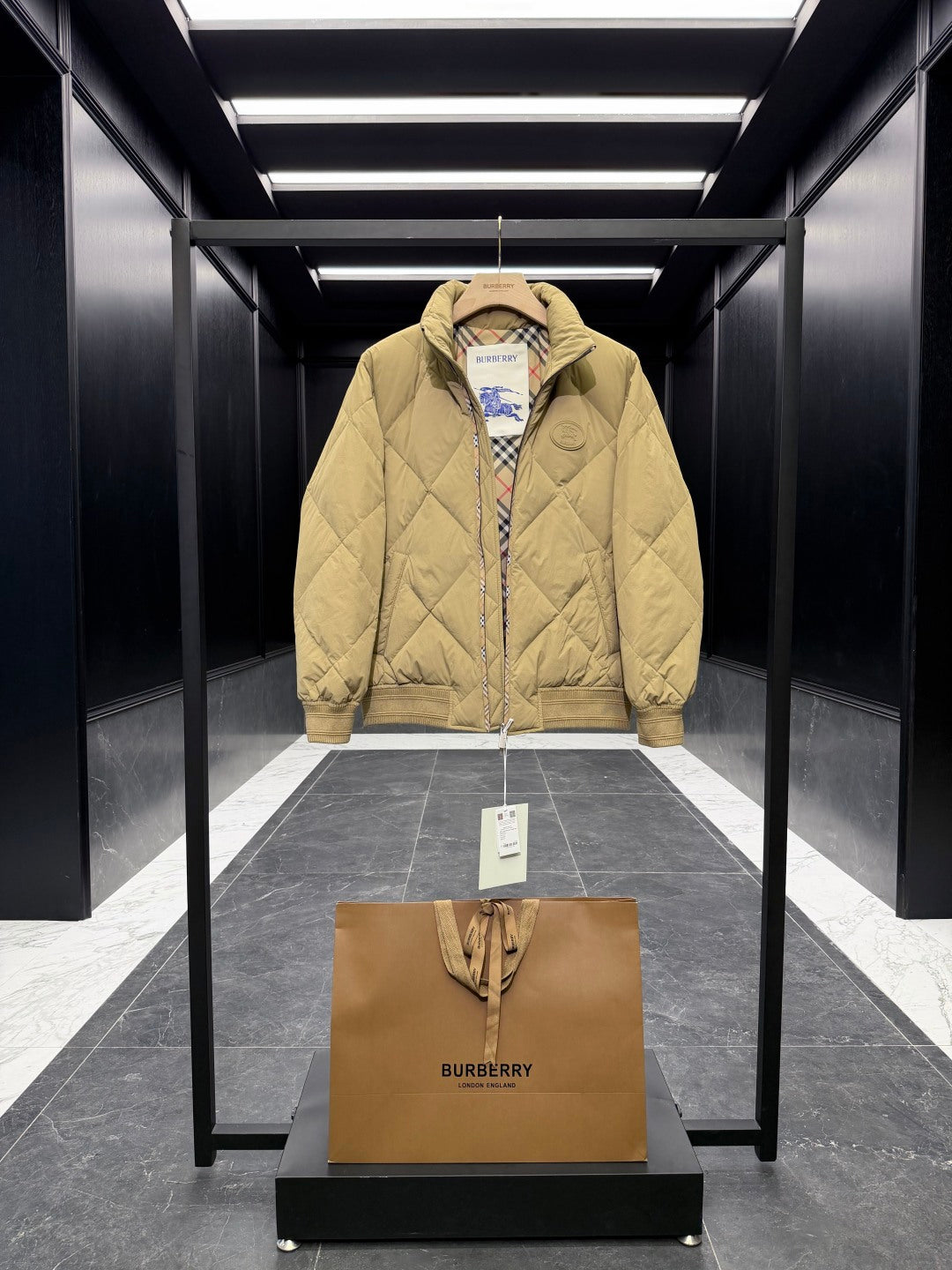 BURBERRY 25S DOWN JACKET 578713