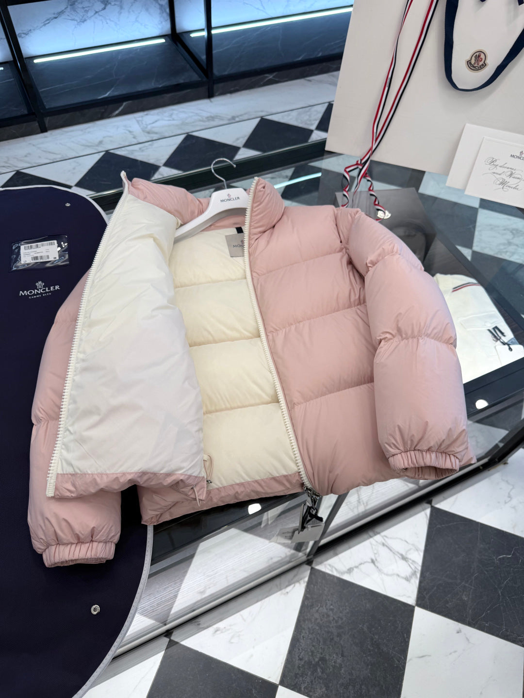 MONCLER 25S GOOSE DOWN JACKET 475