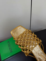 BOTTEGA VENETA 26S WOVEN STRAP SANDALS IN GOLD LAMBSKIN