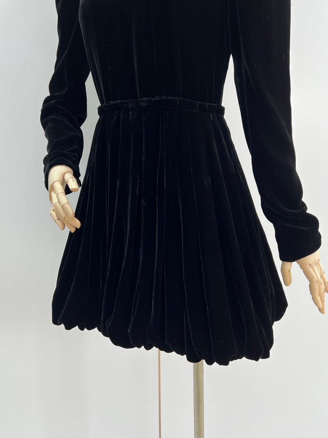 DIOR 25S VELVET DRESS 683