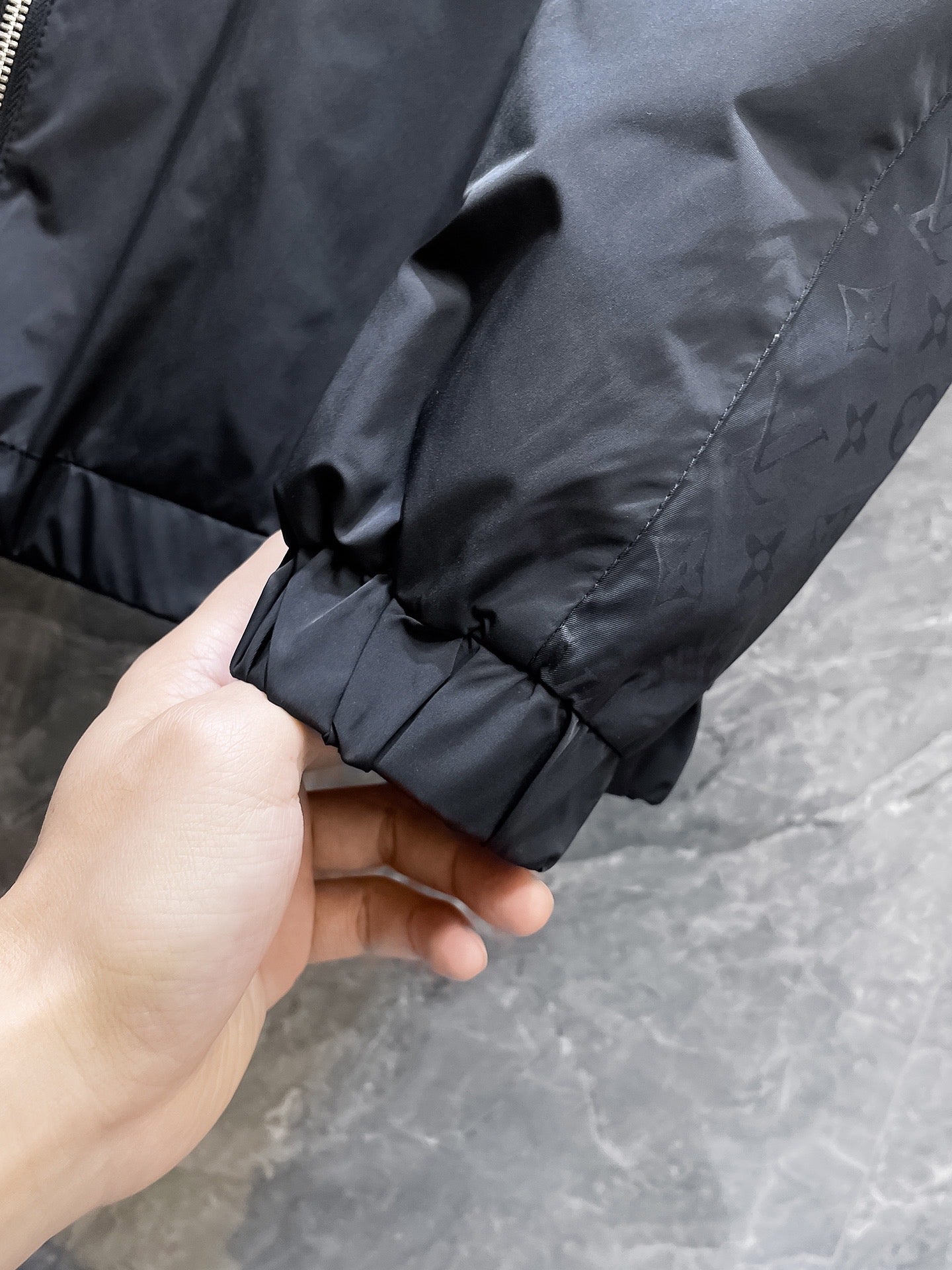 LV HOODED JACKET BLACK 239027