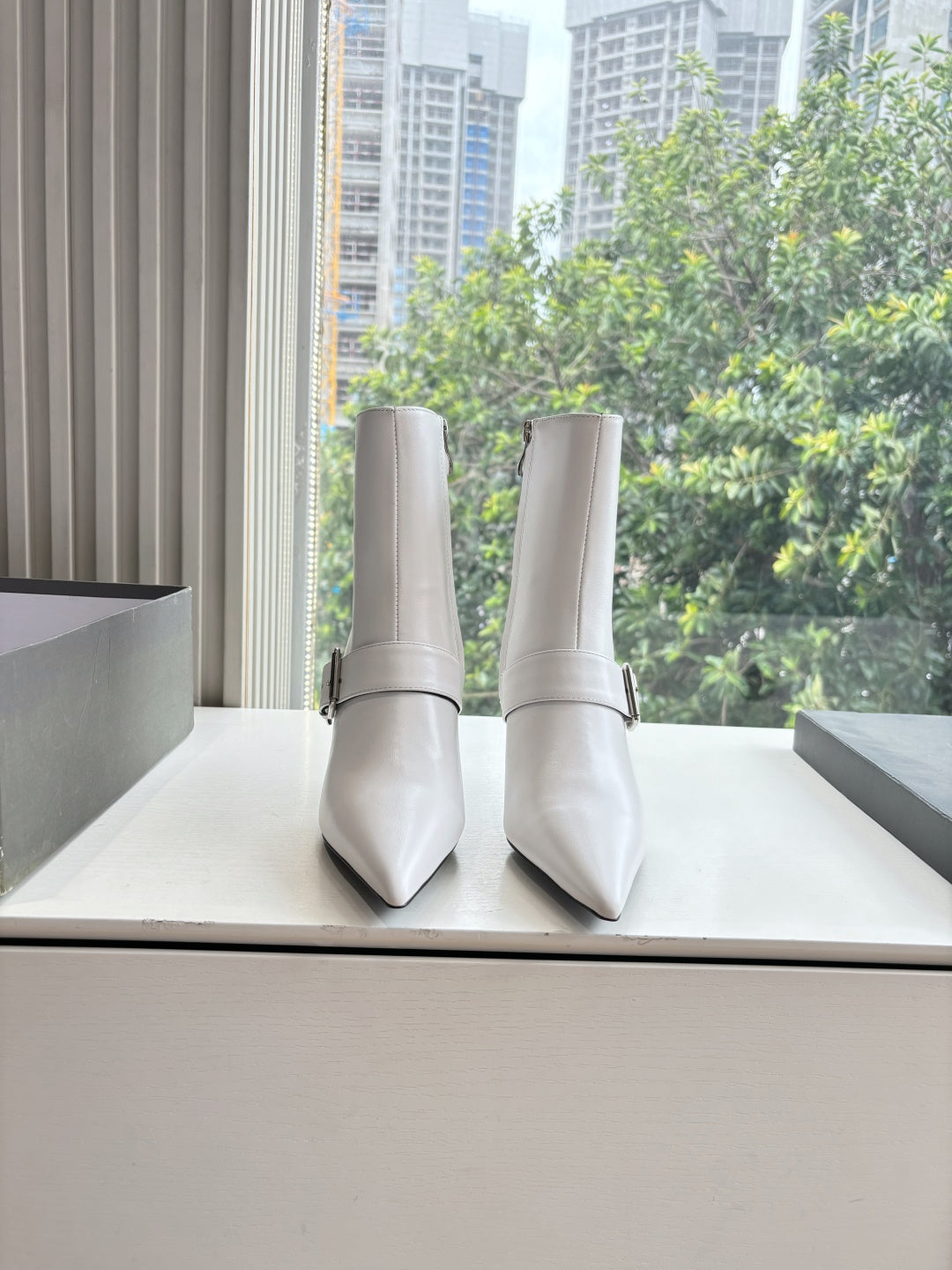 BALENCIAGA 25S ANKLE BOOTS WITH ZIPPER IN WHITE COW LEATHER SILVER HARDWARE